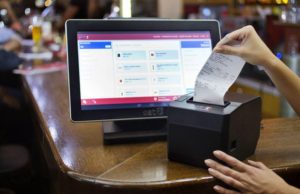 Parlament schválil start další fáze EET či možnost zvláštního režimu pro nejmenší podnikatele