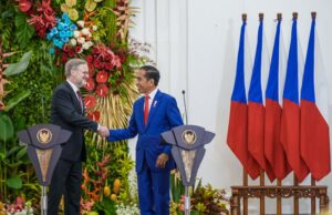 Český premiér Petr Fiala vyrazil s delegací na obchodní cestu Asií